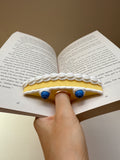 Cake Page Holder