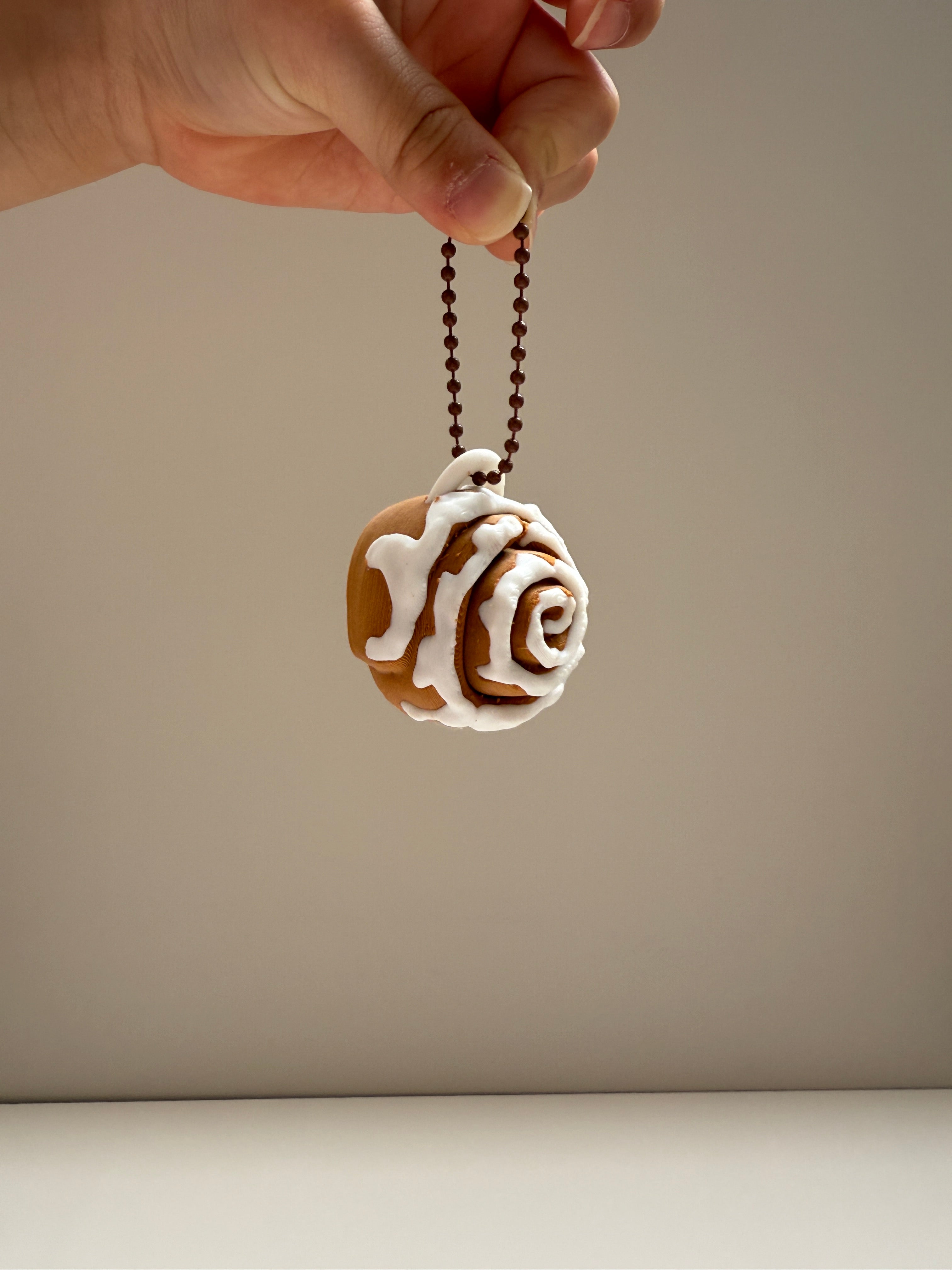 Cinnamon Roll Keyring Clicker