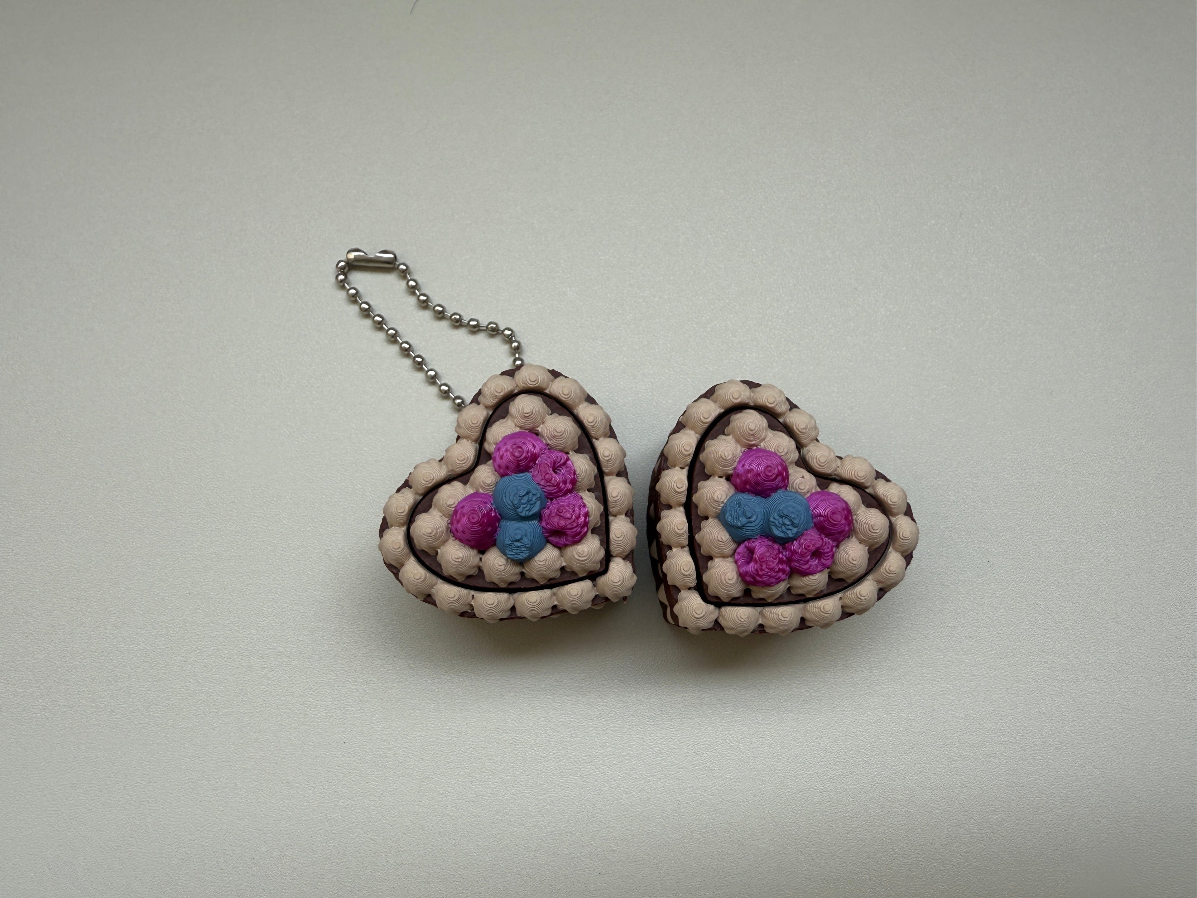 Chocolate Berry Cake Keyring Clicker