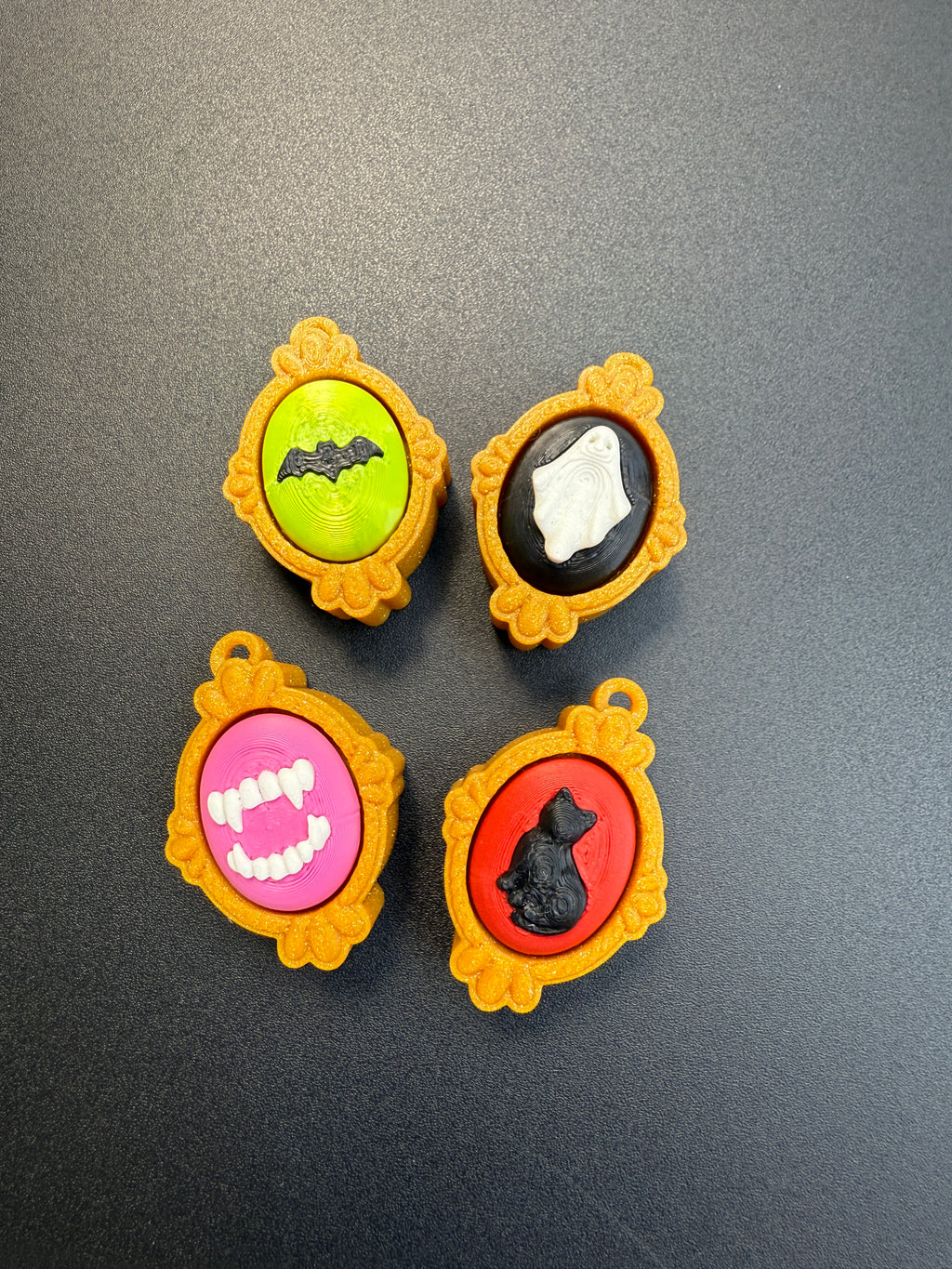 Halloween Antique Frame Keyring Clicker